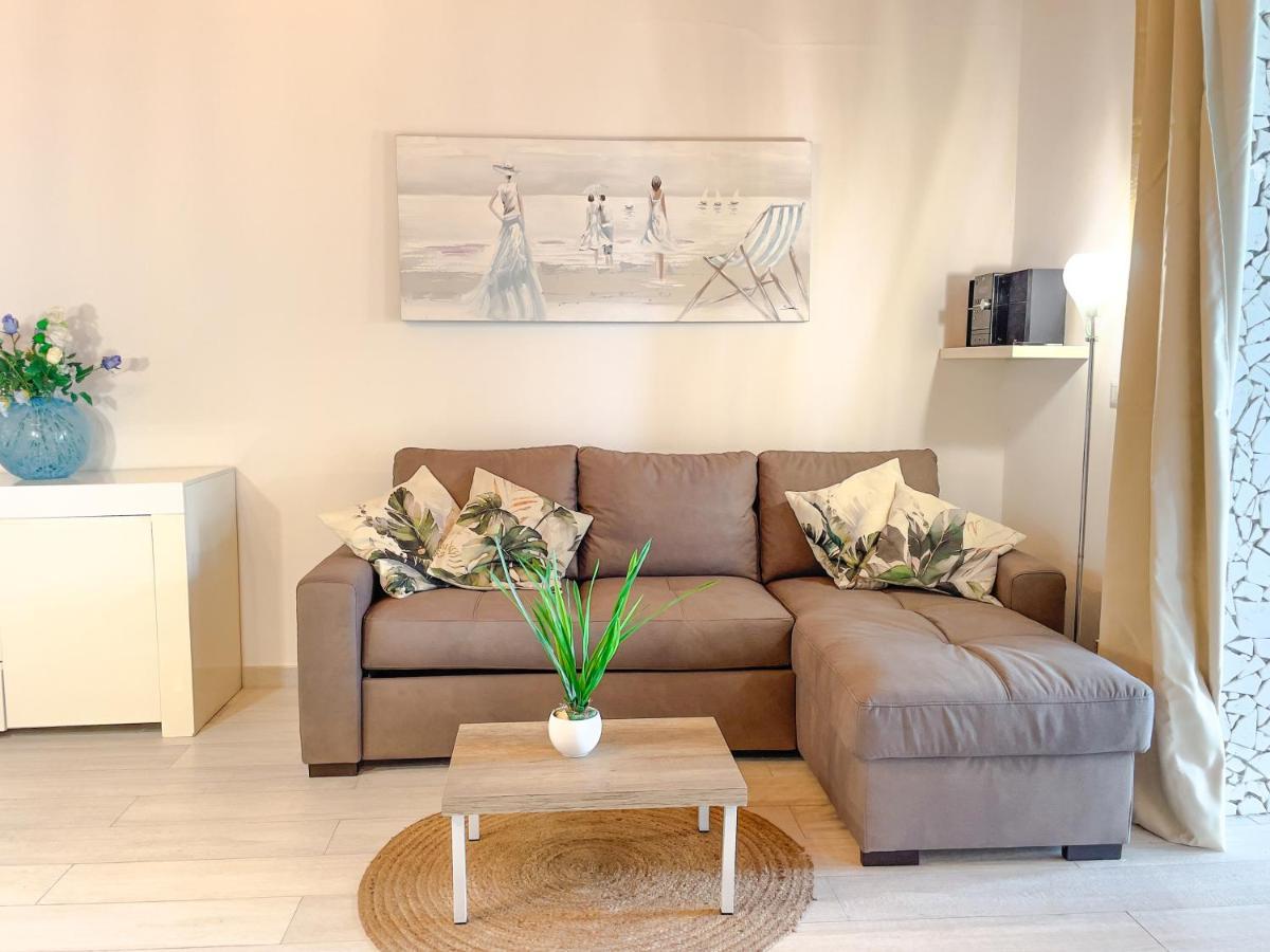 Athena Sea Front Apartment, Parking & Pool Lago Patria Luaran gambar